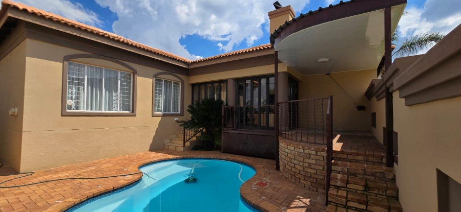 3 Bedroom Property for Sale in Wilkoppies North West